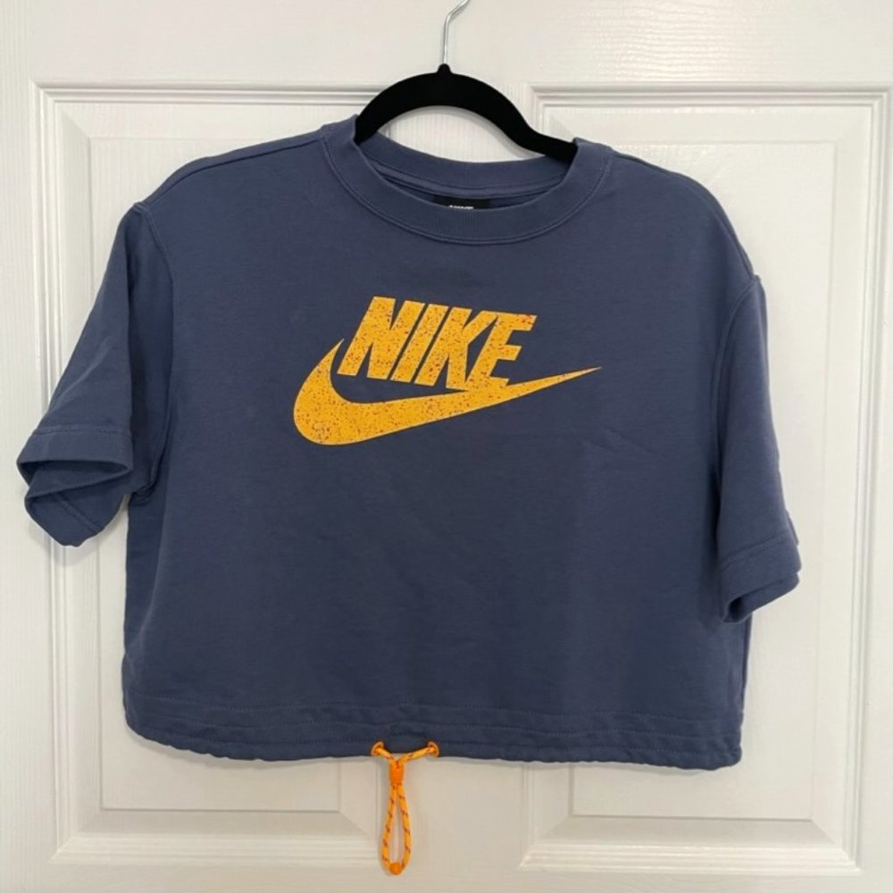 Nike Crop Top